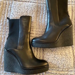 Moncler Leather Wedge Boot NEW size 38/US8. In perfect condition and never worn.